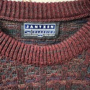 Vintage Jantzen Men's Burgundy Crewneck Sweater
